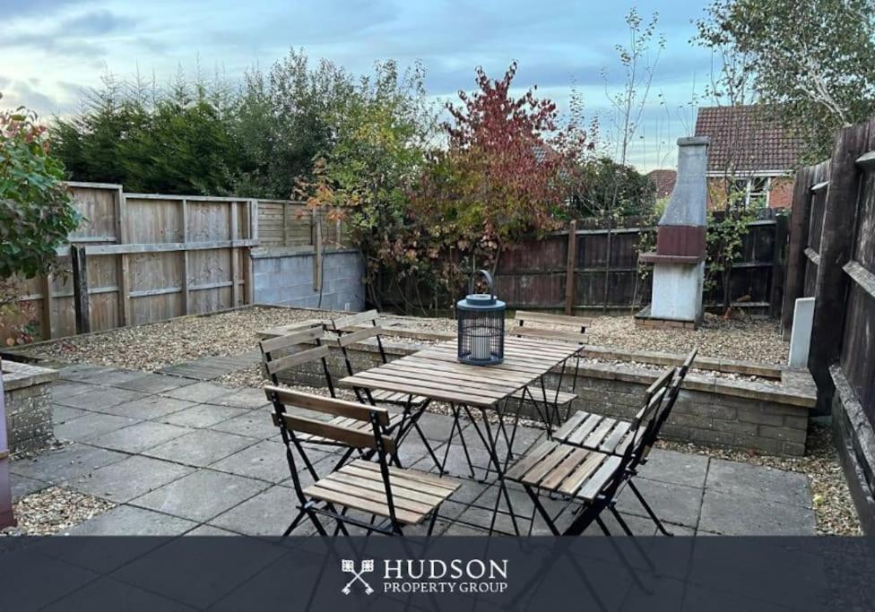 הוילה Telford Townhouse With Parking And Garden מראה חיצוני תמונה